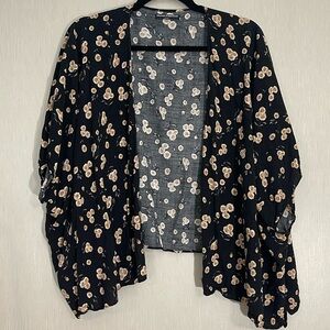 Brandy Melville floral one sized open sleeve kimono cardigan